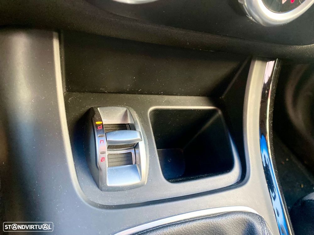 Alfa Romeo Giulietta 1.6 JTDm Corporate - 19