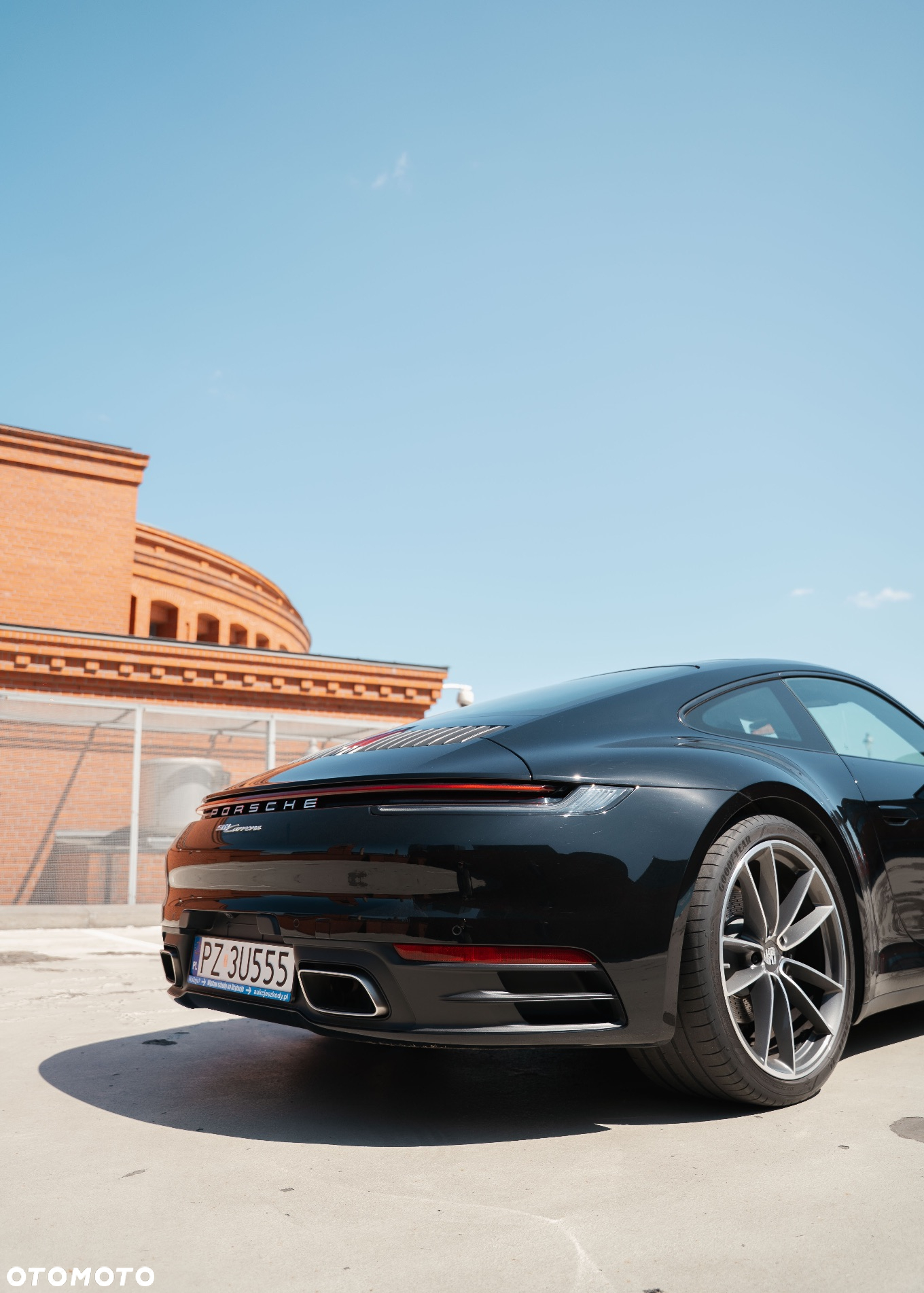 Porsche 911 Carrera - 15