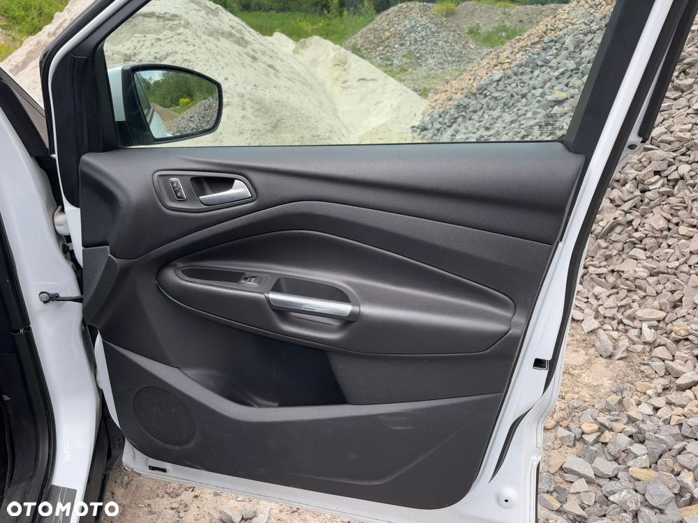 Ford Kuga - 13