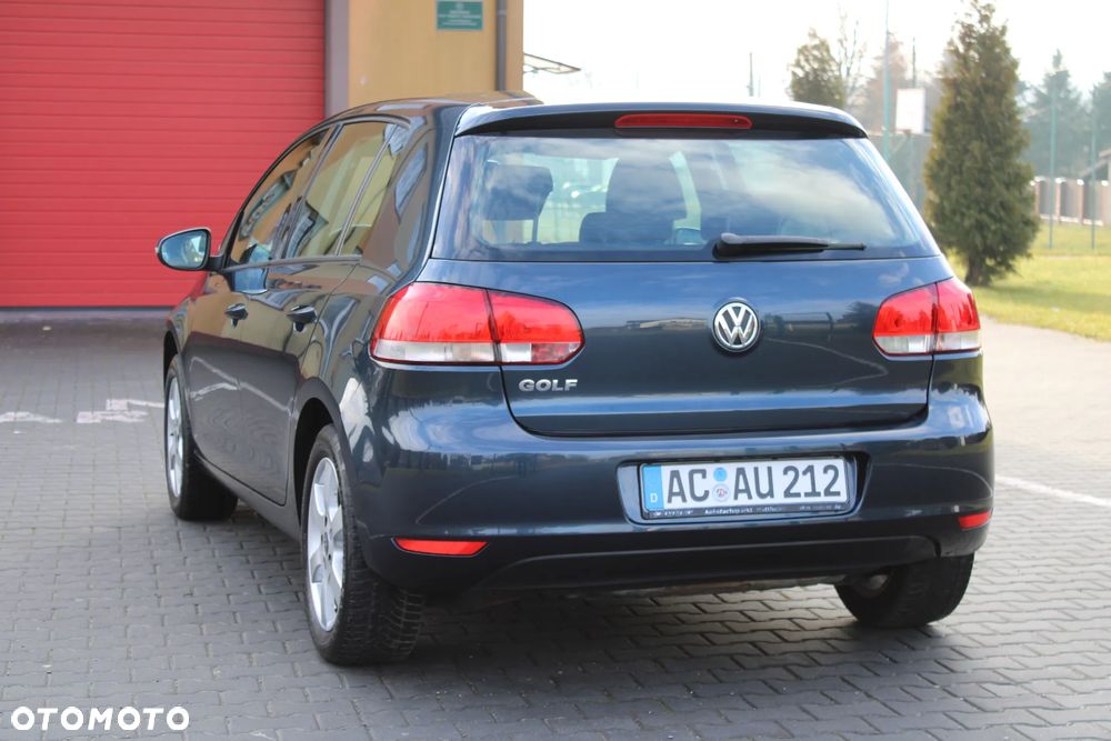 Volkswagen Golf - 6