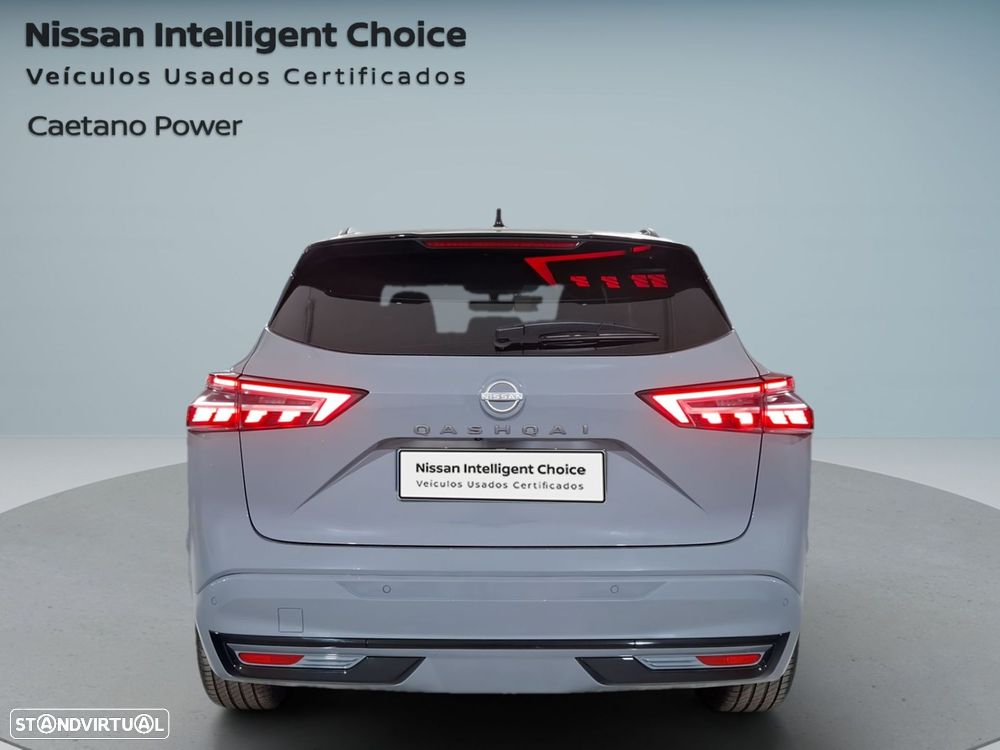 Nissan Qashqai 1.3 DIG-T Evolve + Two Tone Xtronic - 23