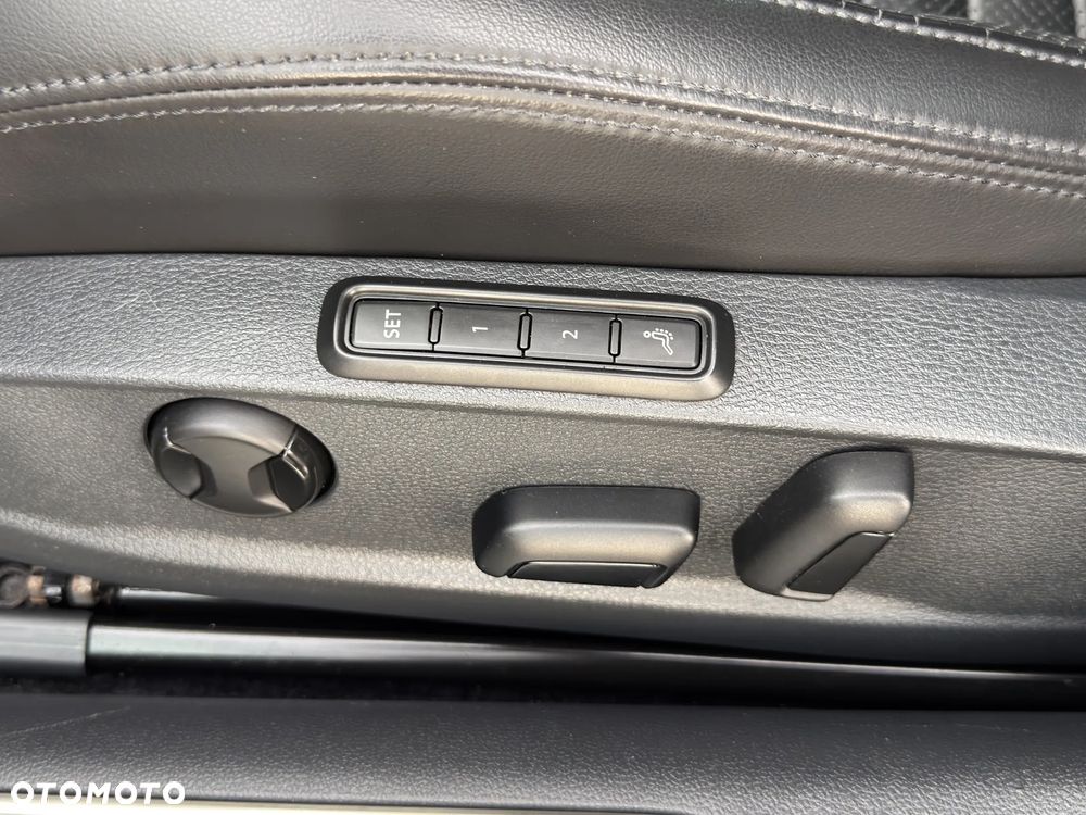 Volkswagen Passat - 18