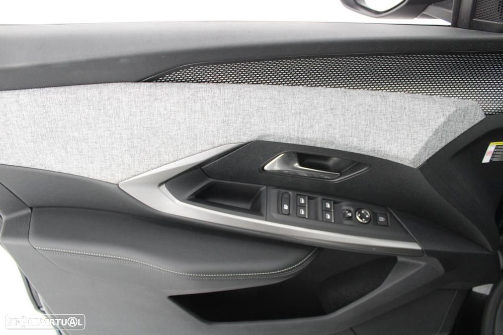 Peugeot E-5008 73 kWh Dual Motor GT - 11