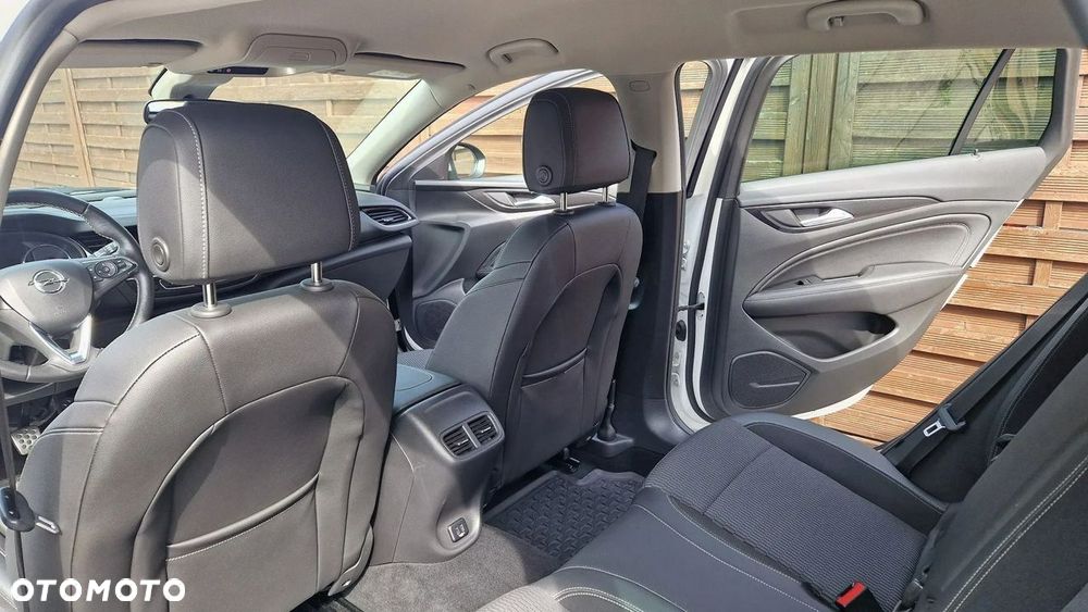 Opel Insignia - 19