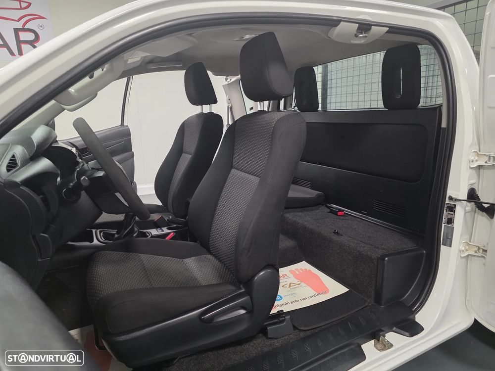 Toyota HILUX  2.4 D-4D 2WD CD - 39