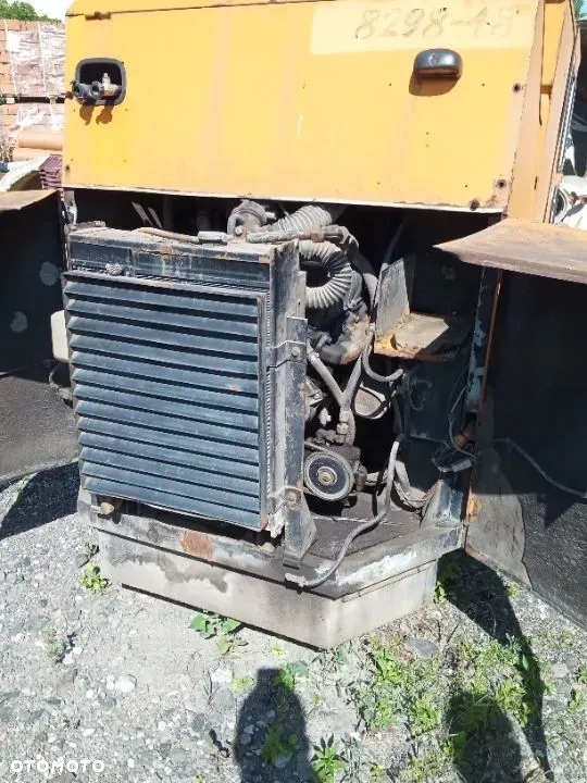 Zamiatarka MFH 2100 samobieżna 1985 rok z Austrii - 7