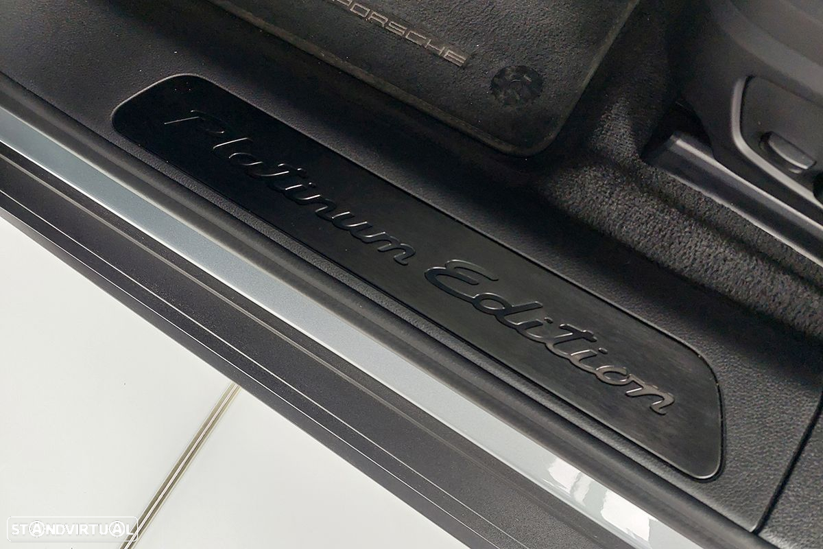 Porsche Panamera Sport Turismo 4 E-Hybrid Platinum Edition - 25