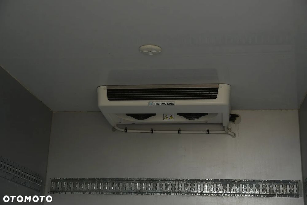 Iveco DAILY 35-180 * CHŁODNIA / MROŹNIA * THERMO KING V300 MAX * HiMATIC * IDEALNY STAN!* JAK NOWY! - 19