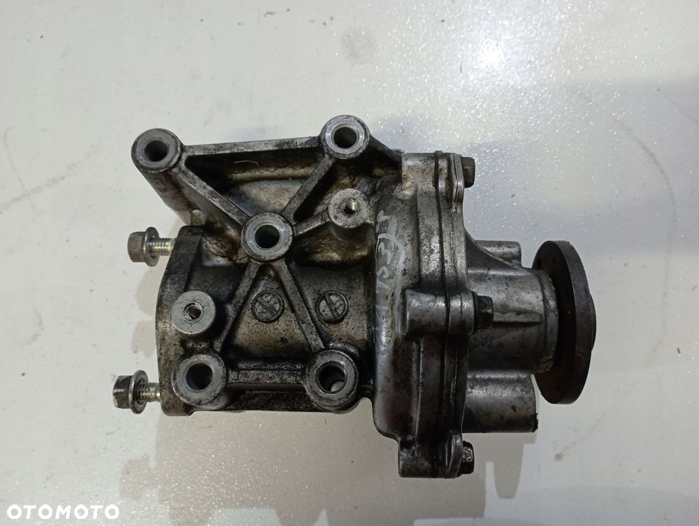 MITSUBISHI OUTLANDER II POMPA WODY 2.2 DID - 1