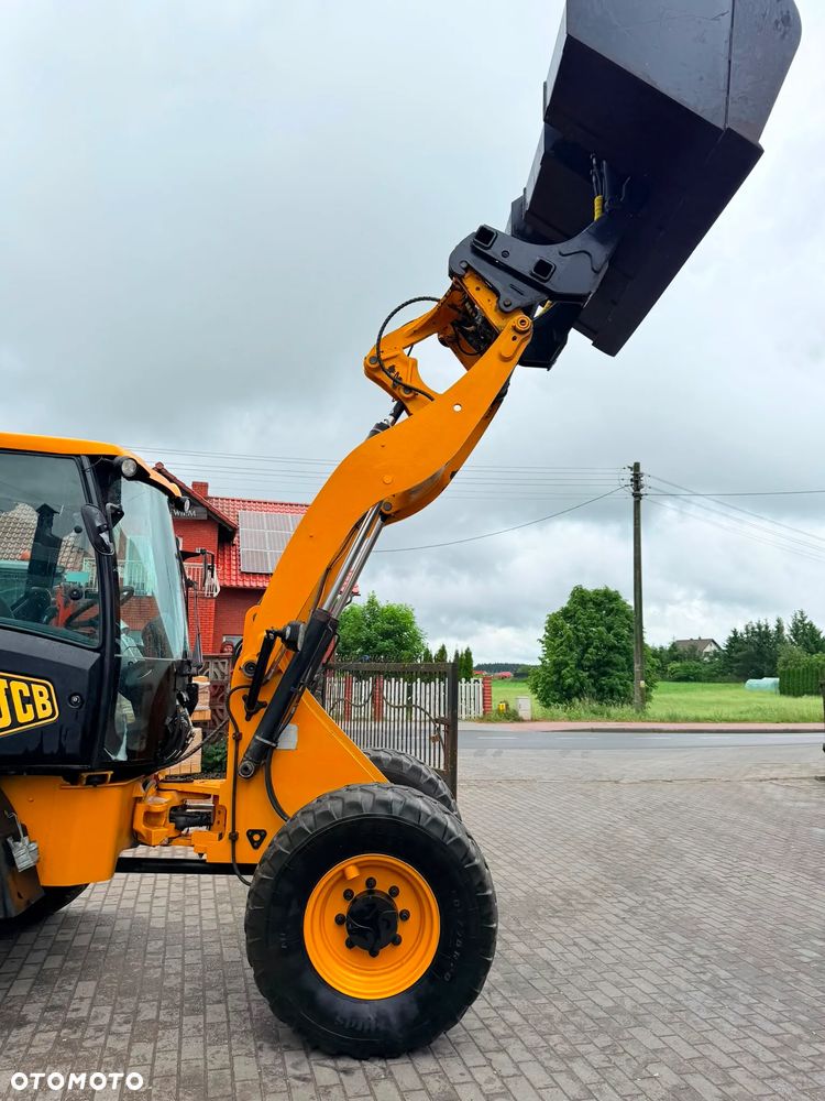 JCB 409 - 10