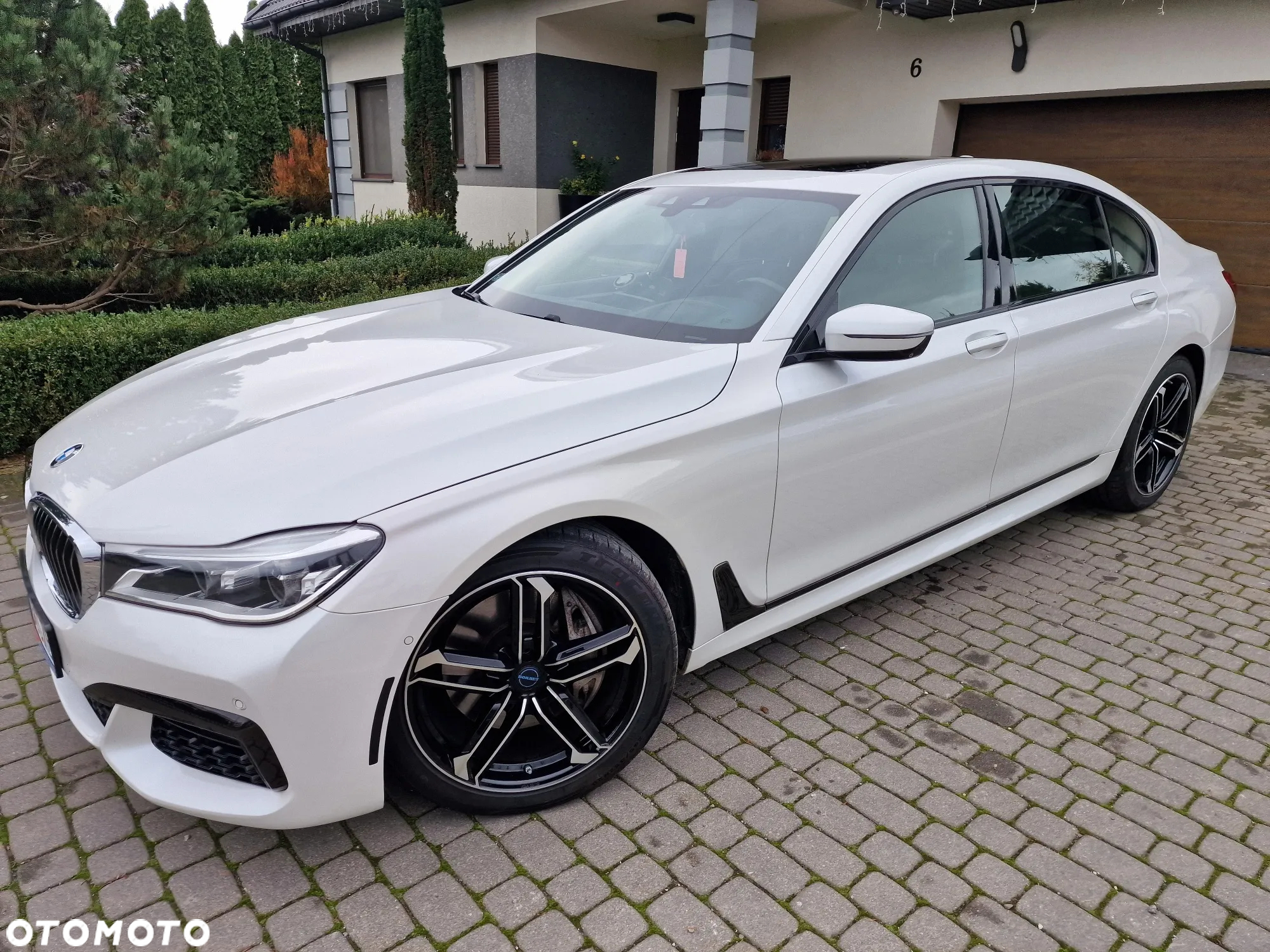 BMW Seria 7 750Li xDrive - 2