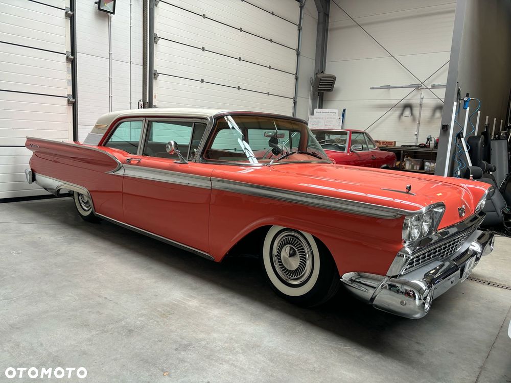 Ford Fairlane - 3