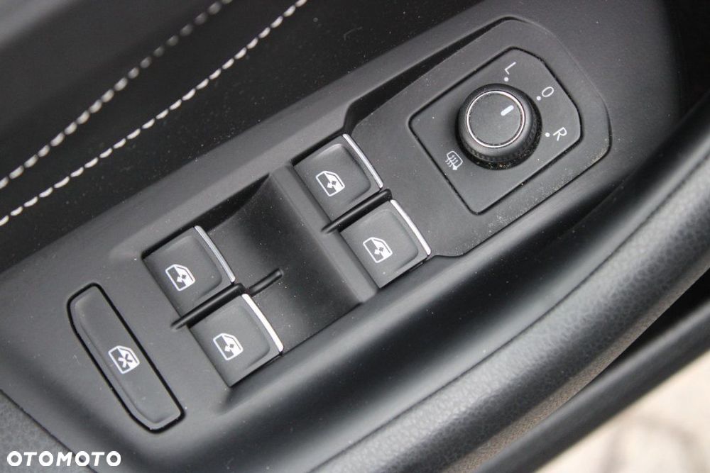 Volkswagen Passat - 25