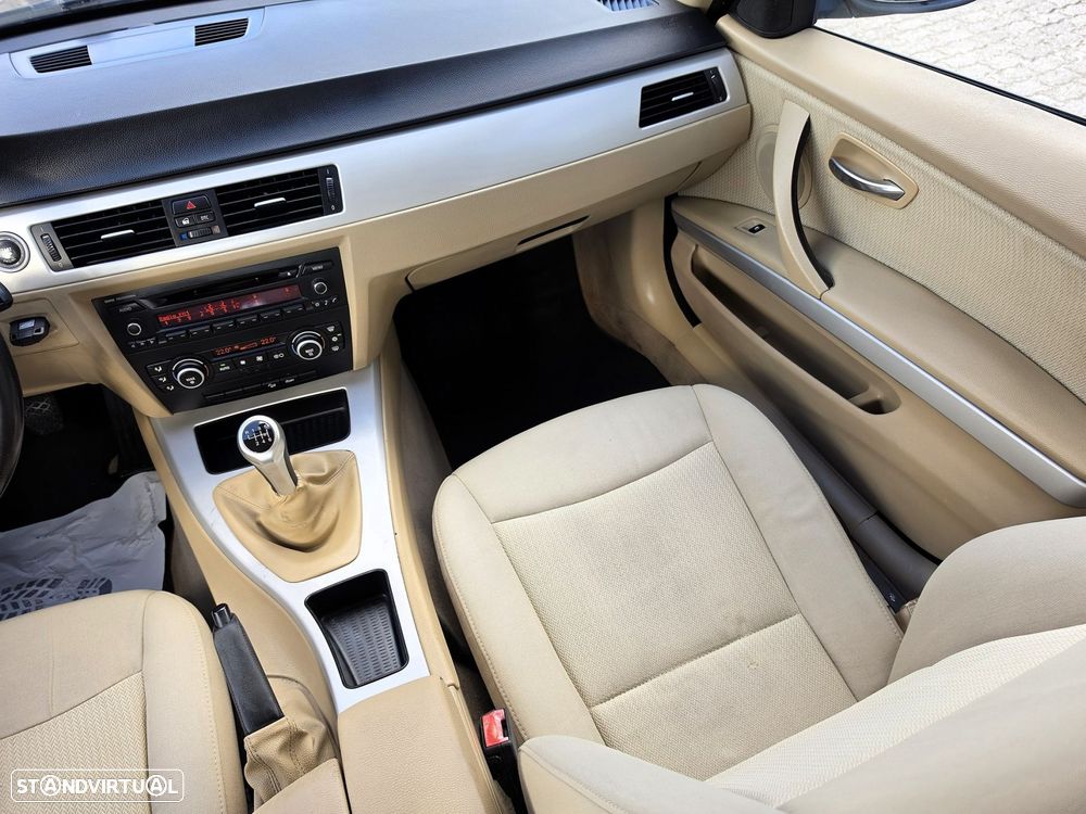BMW 320 d xDrive - 15