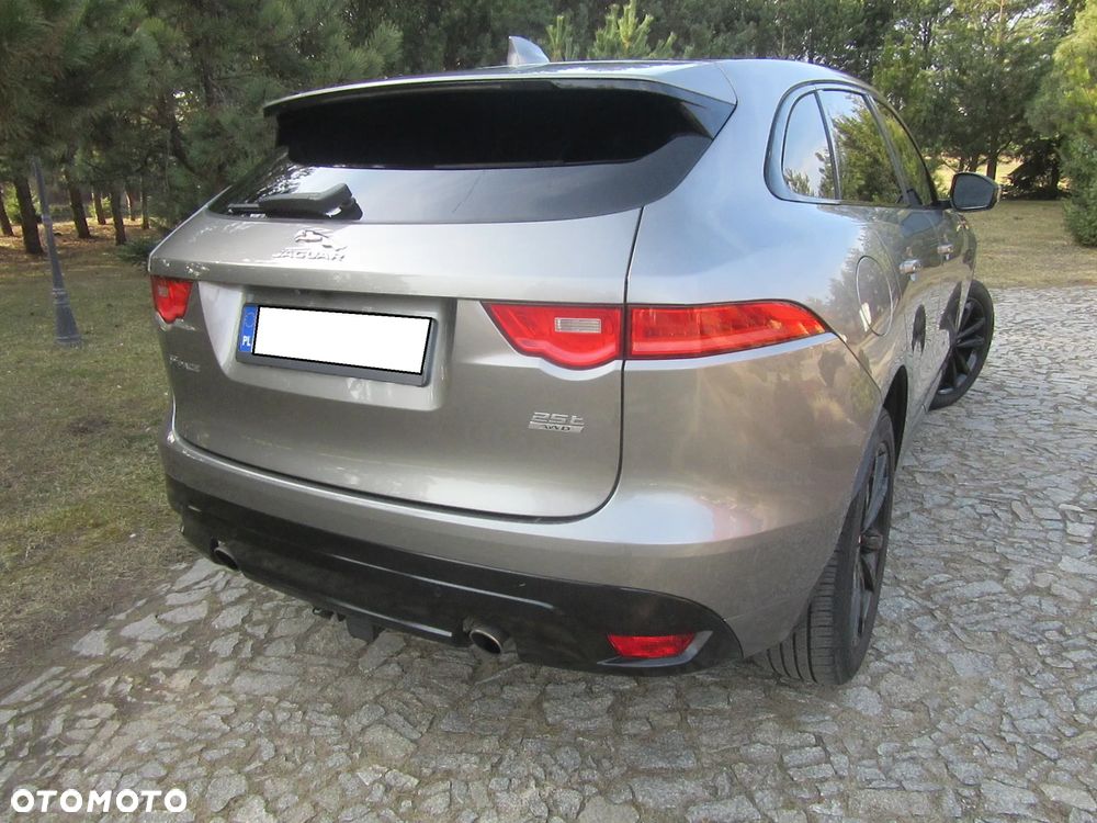 Jaguar F-Pace 30t AWD Prestige - 7