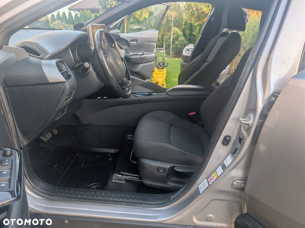 Toyota C-HR - 8