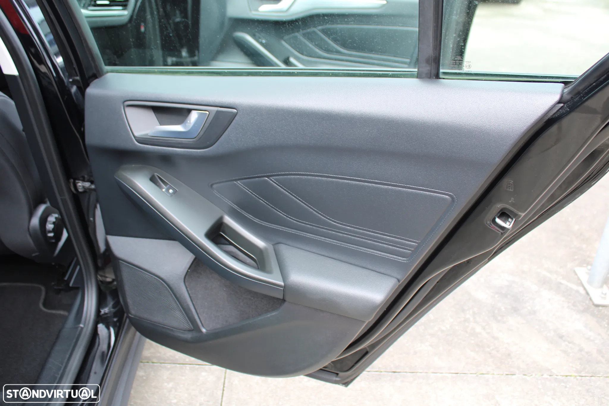 Ford Focus 1.5 TDCi EcoBlue Business Aut. - 43