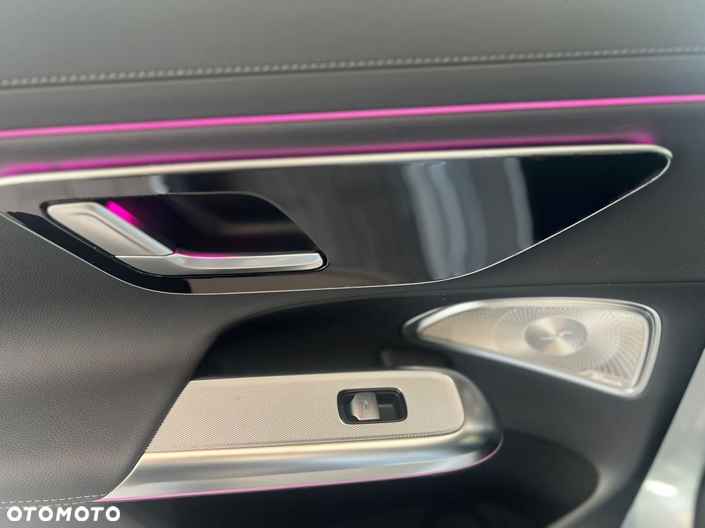 Mercedes-Benz Klasa E 200 mHEV 4-Matic Exclusive 9G-Tronic - 13