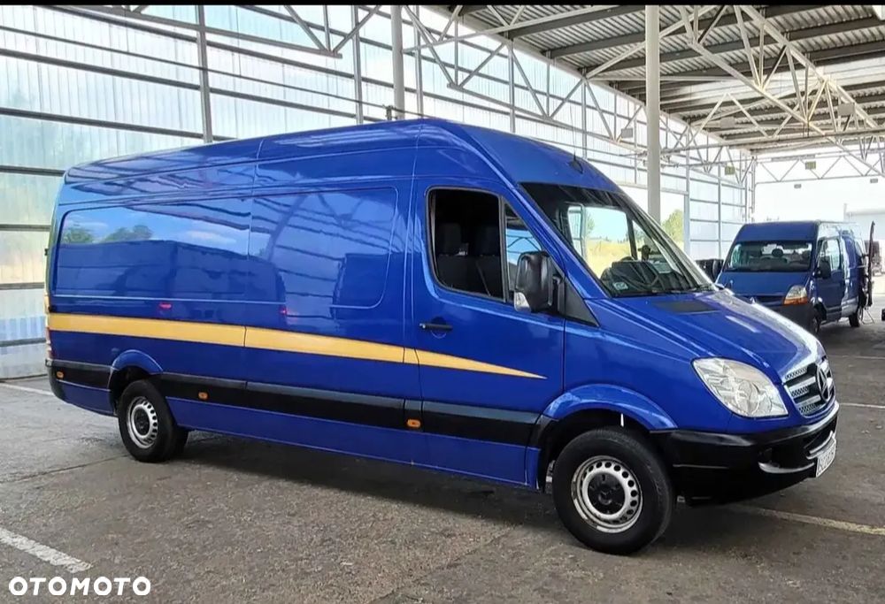 Mercedes-Benz Sprinter - 2