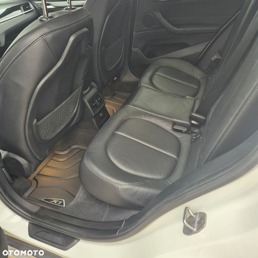 BMW X1 xDrive25i xLine - 15