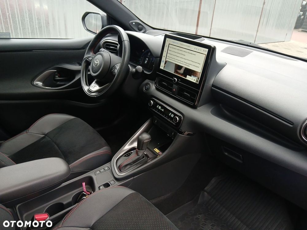 Toyota Yaris - 10