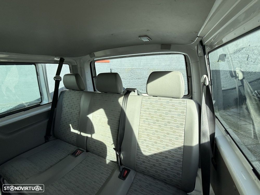 VW Transporter Transport 2.0 TDi 114 Extra AC T.Crianças BlueMotion - 4
