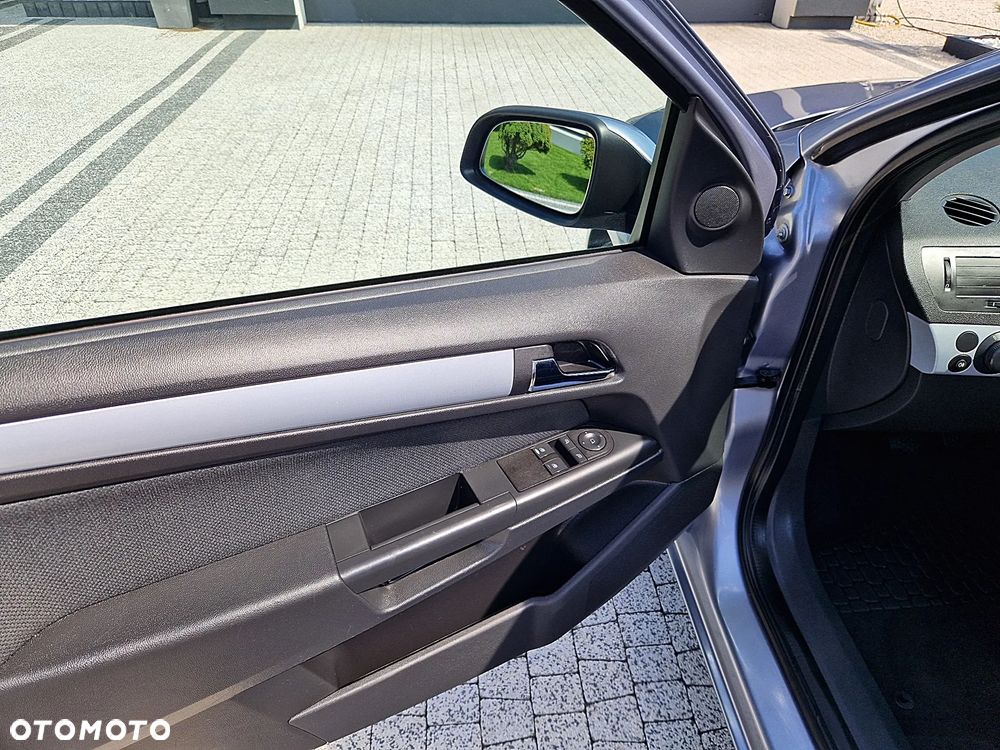 Opel Astra 1.6 Essentia - 11