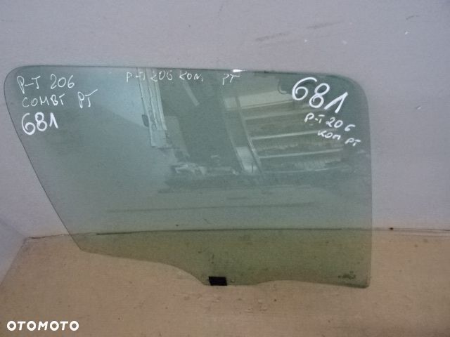 SZYBA DRZWI PRAWY TYŁ PEUGEOT 206 SW KOMBI NR681 - 1