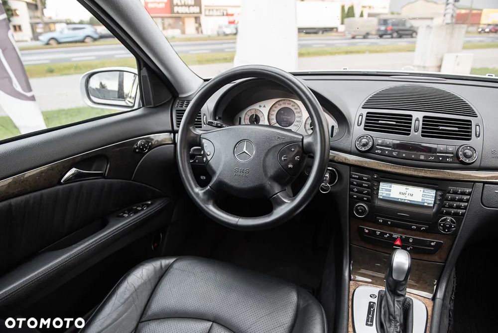 Mercedes-Benz Klasa E 500 T Avantgarde Sport Edition AMG - 28