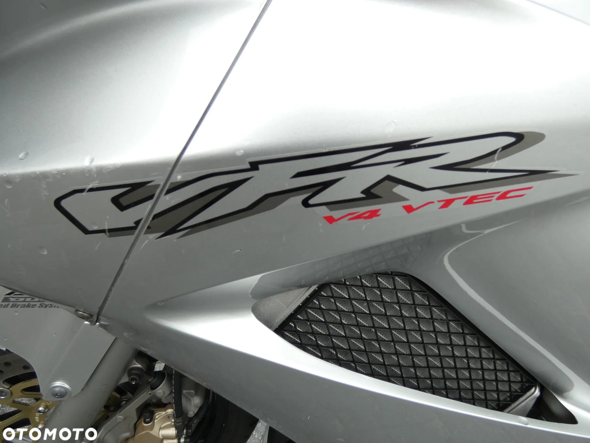 Honda VFR - 19