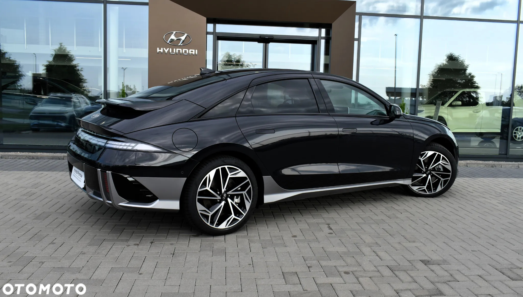 Hyundai IONIQ 6 - 5