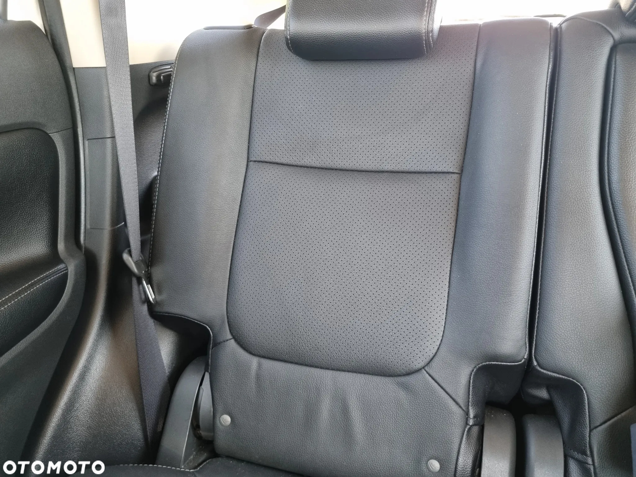 Mitsubishi Outlander - 11
