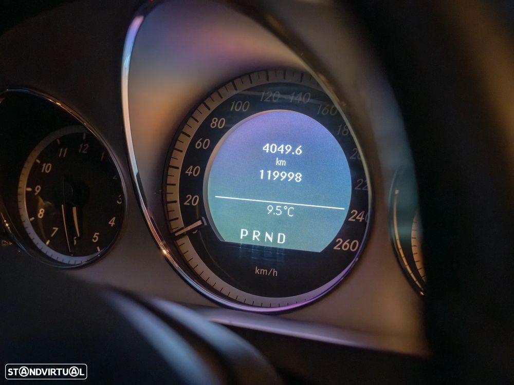 Mercedes-Benz E 200 CGi Elegance BlueEfficiency Auto - 12