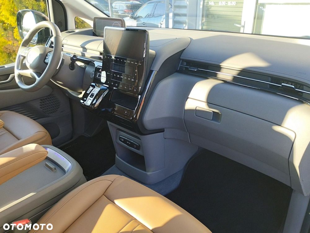 Hyundai Staria 1.6 T-GDI HEV Luxury - 8