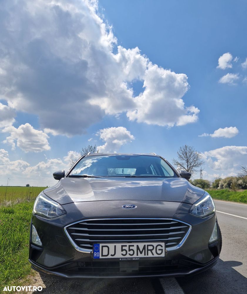 FORD Focus 2021 — imagine 10