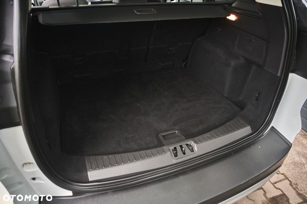 Ford Kuga 2.0 TDCi FWD Edition - 12