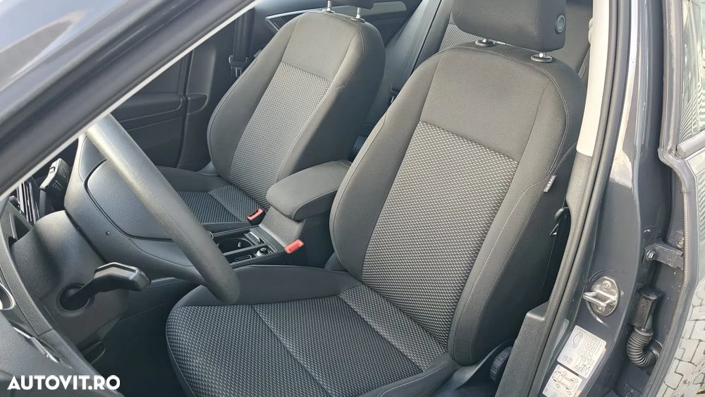 Volkswagen Golf 1.6 TDI Trendline - 12