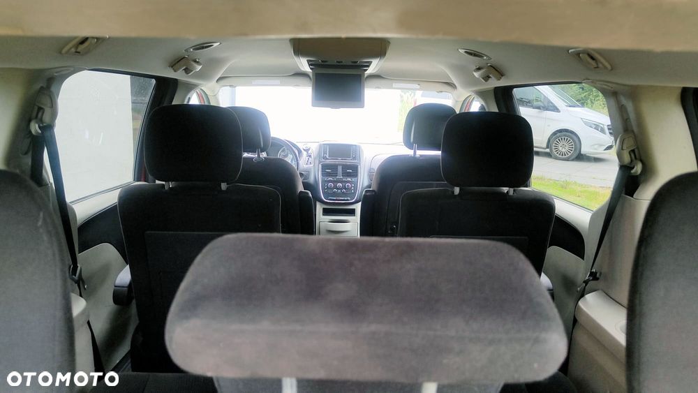 Dodge Grand Caravan - 8