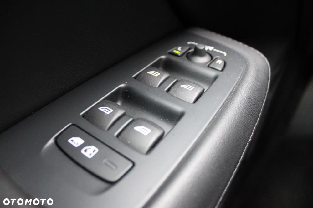 Volvo V60 Cross Country - 13