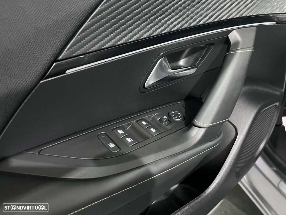 Peugeot 2008 1.2 PureTech GT EAT8 - 9