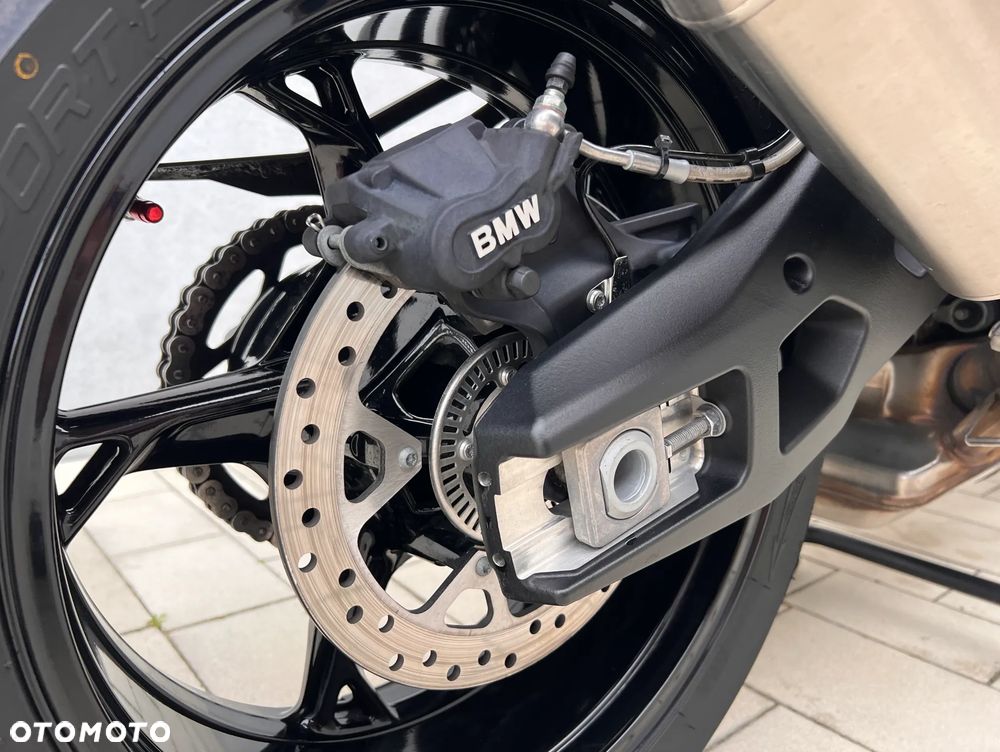 BMW S - 10