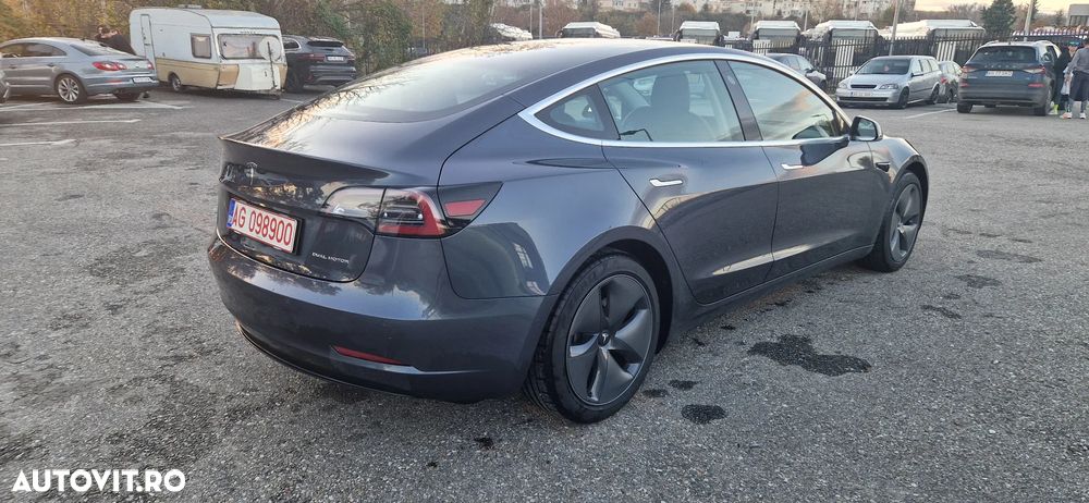 Tesla Model 3 - 3