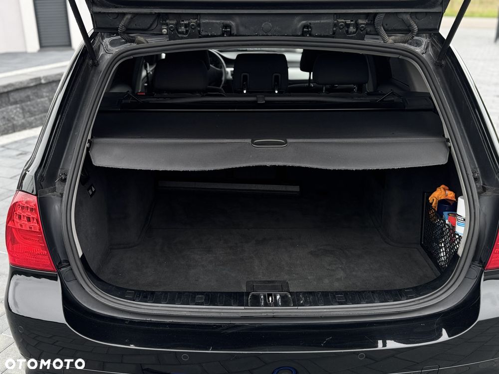 BMW Seria 3 318i - 5