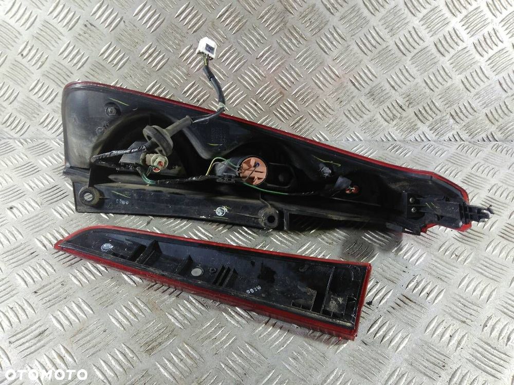 LAMPA PRAWA TYLNA NISSAN NOTE - 2