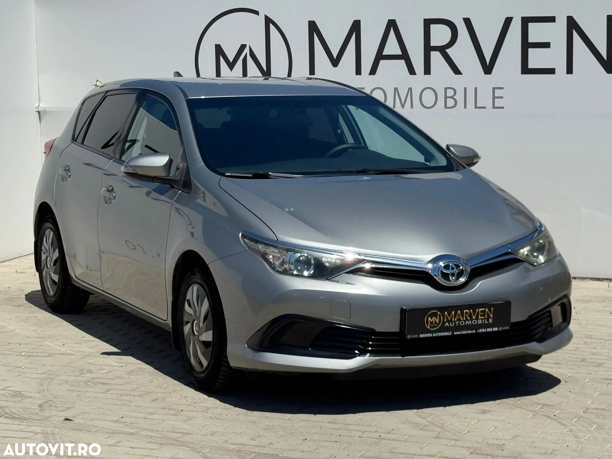 Toyota Auris 1.3 Dual VVT-i Terra - 1