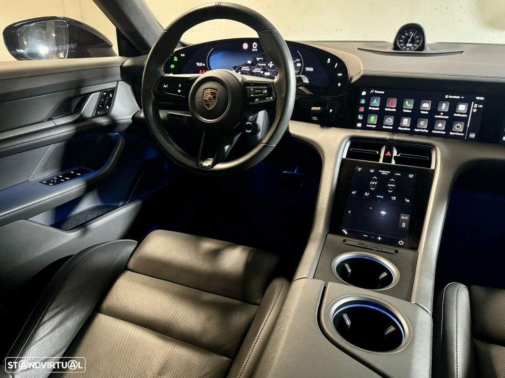 Porsche Taycan Turbo - 39