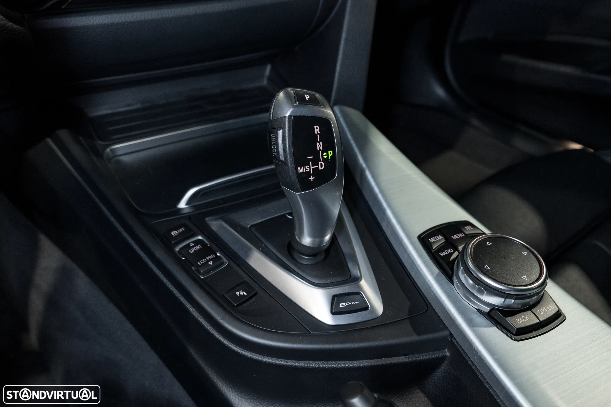 BMW 330 e iPerformance Pack M - 17