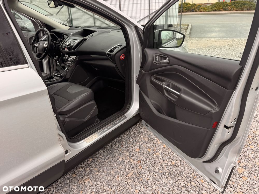 Ford Kuga 2.0 TDCi 2x4 Titanium - 10