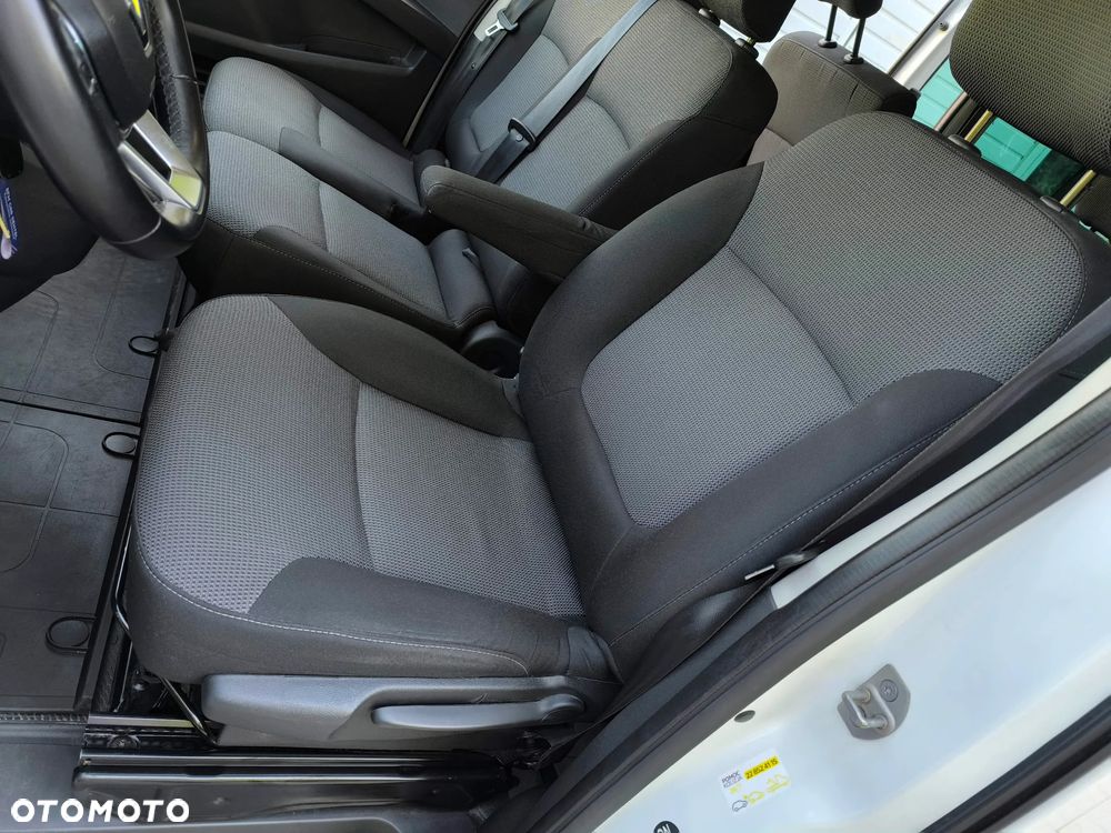 Renault Trafic 2.0 dCi - 13