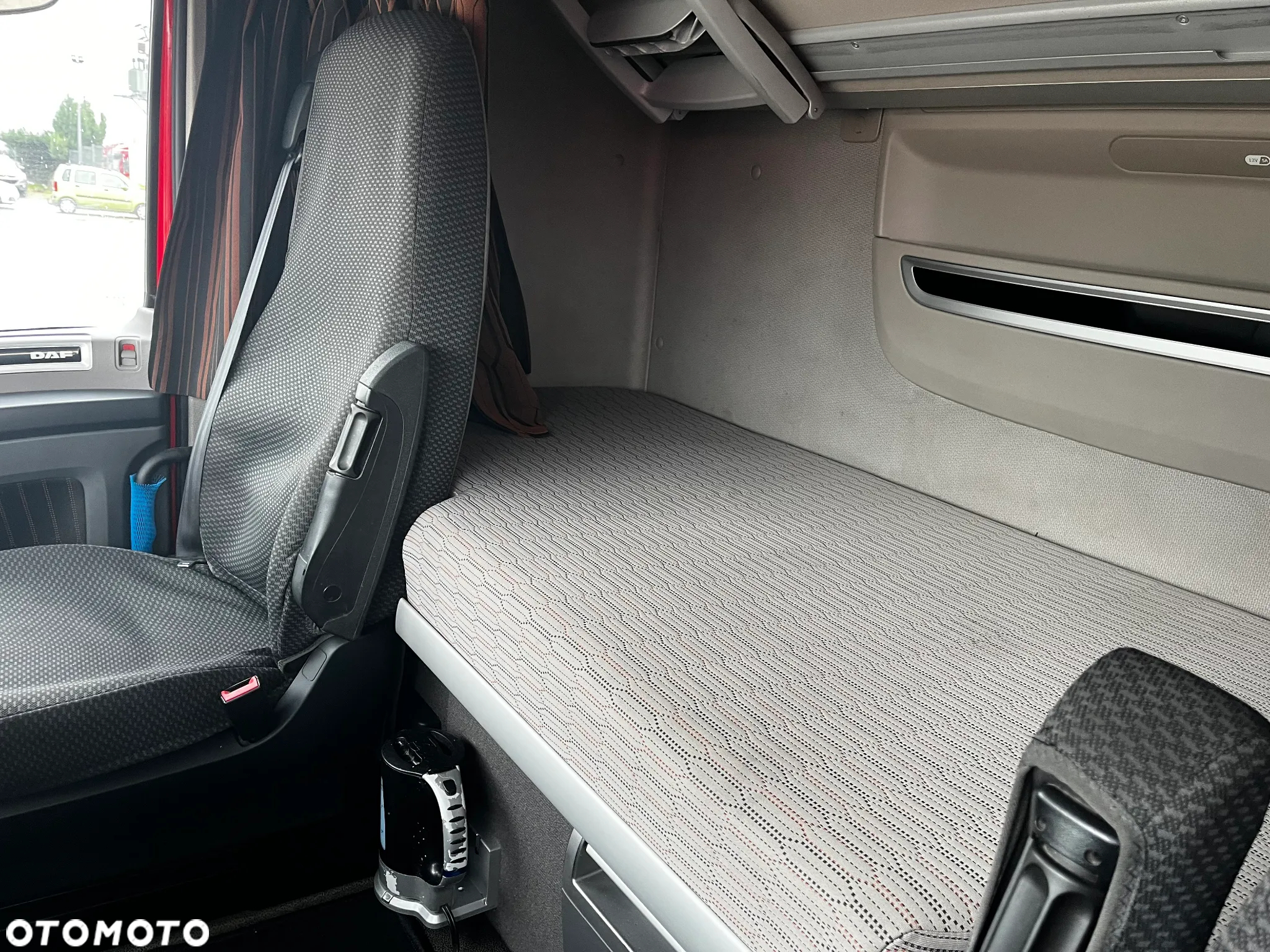 DAF 480 XF - 11